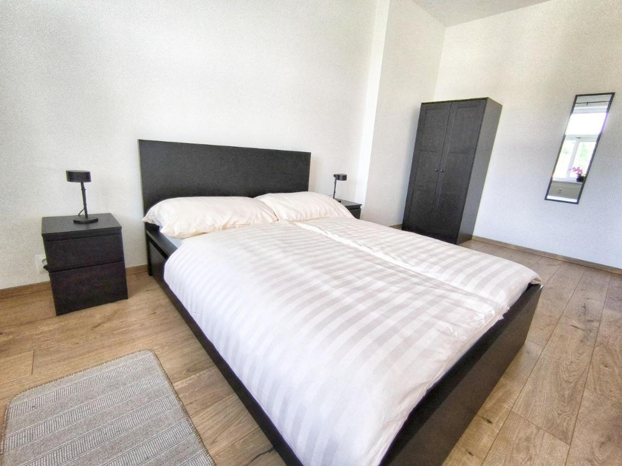 Isabel'S Suites Прага Екстер'єр фото